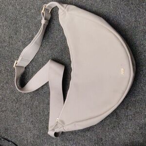 "July" Crescent Shoulder Bag - Cream